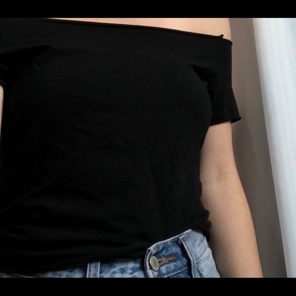 brandy melville shirt !!! - Picture 3 of 3